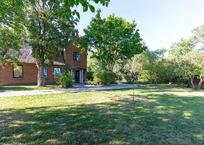 Deichschloesschen Auf * Pellworm